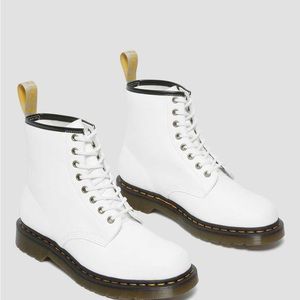 DR. MARTENS VEGAN 1460 KEMBLE LACE UP BOOTS WOMEN’s Size 9
